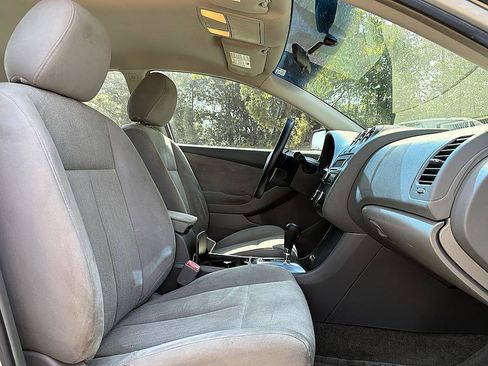 Used 2010 Nissan Altima 2.5 S FWD image 11