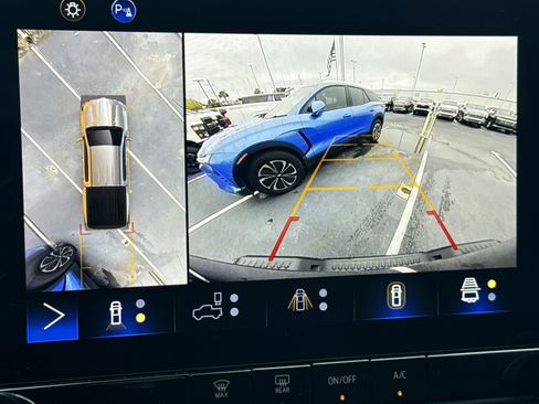 Certified 2024 Chevrolet Colorado Trail Boss w/ Technology Package image 25