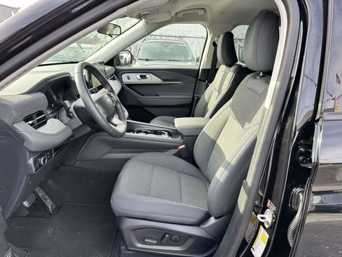 Used 2025 Ford Explorer Active image 12