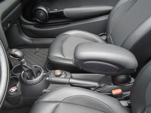 Used 2017 MINI Cooper S image 15