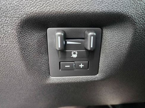 Used 2013 Chevrolet Tahoe LTZ AWD/4WD image 31