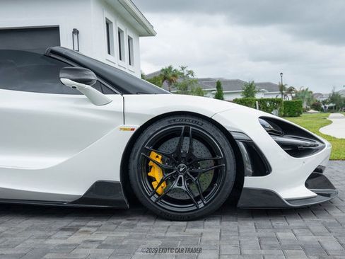 Used 2020 McLaren 720S Performance RWD image 11