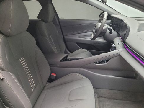 Used 2025 Hyundai Elantra SEL FWD image 21