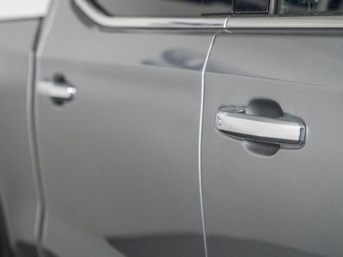 Used 2025 GMC Sierra 1500 SLT image 16