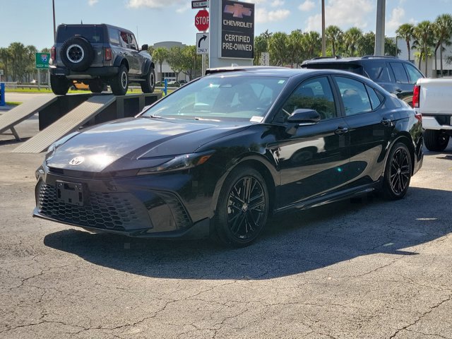 Used 2025 Toyota Camry SE FWD image 7