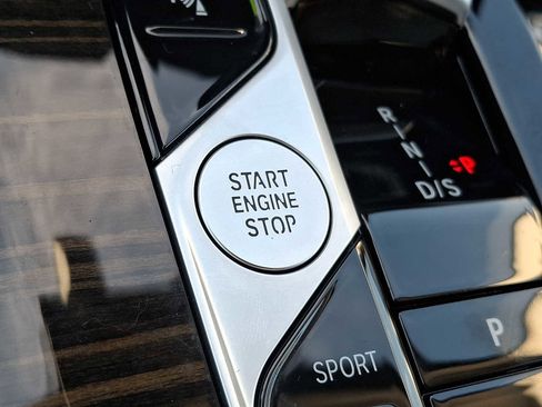 Used 2023 BMW X7 xDrive40i w/ Premium Package image 20