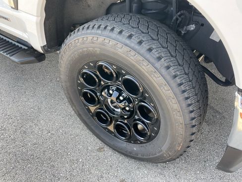 Used 2024 Ford F250 XLT image 3