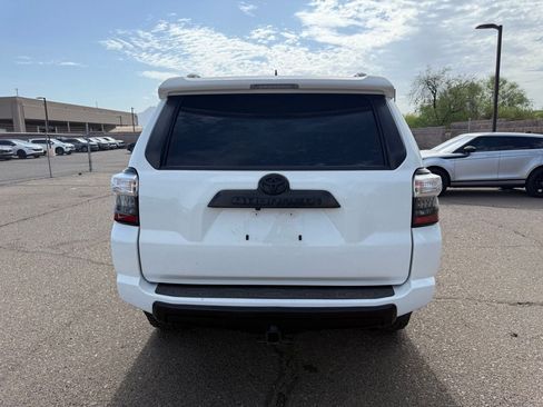 Used 2022 Toyota 4Runner TRD Off-Road Premium AWD/4WD image 6