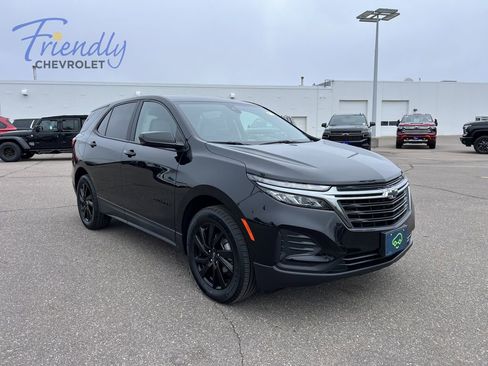 Certified 2023 Chevrolet Equinox LS w/ LS Convenience Package AWD/4WD image 3