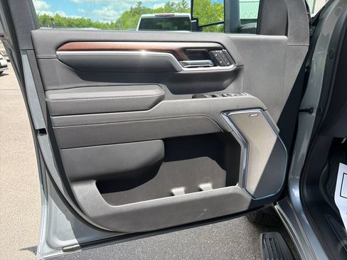New 2026 GMC Sierra 2500 Denali w/ Denali Reserve Package AWD/4WD image 10