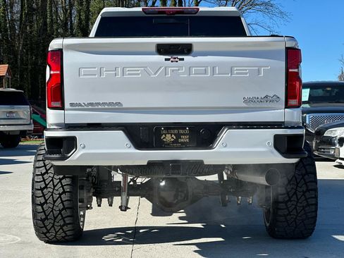 Used 2025 Chevrolet Silverado 2500 High Country w/ Technology Package AWD/4WD image 6