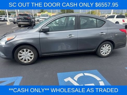 Used 2016 Nissan Versa SV FWD image 5