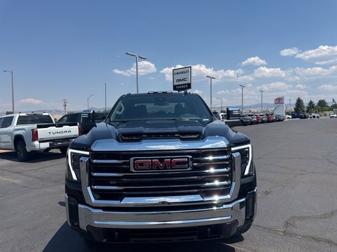 New 2025 GMC Sierra 3500 SLT w/ SLT Convenience Package image 2