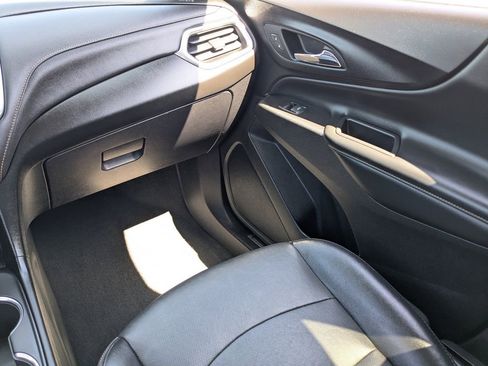 Used 2019 Chevrolet Equinox Premier image 17