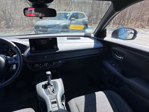 Used 2025 Honda HR-V Sport image 31