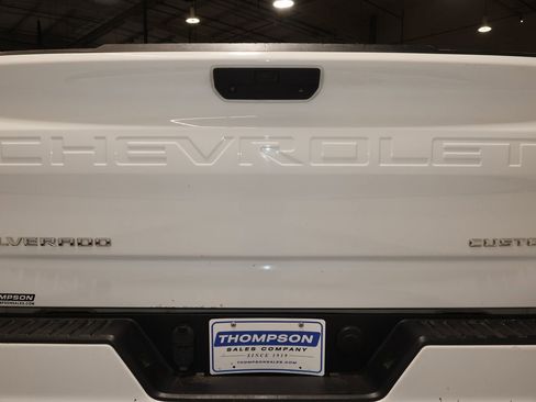 Used 2020 Chevrolet Silverado 1500 Custom w/ Custom Value Package image 20