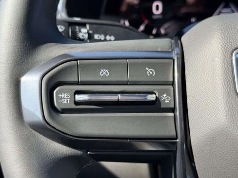 Used 2025 GMC Canyon AT4 w/ Technology Plus Package image 22