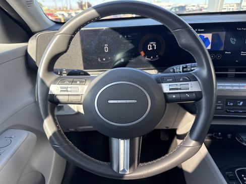 Used 2024 Hyundai Kona SEL AWD/4WD image 16