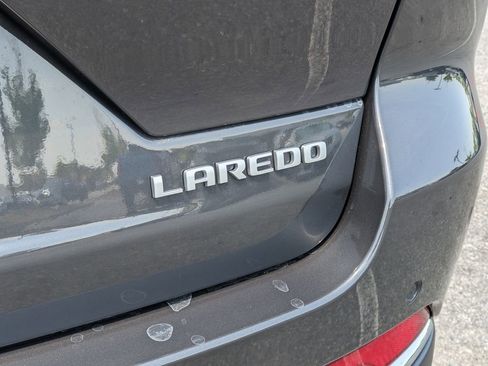 Used 2026 Jeep Grand Cherokee Laredo image 8