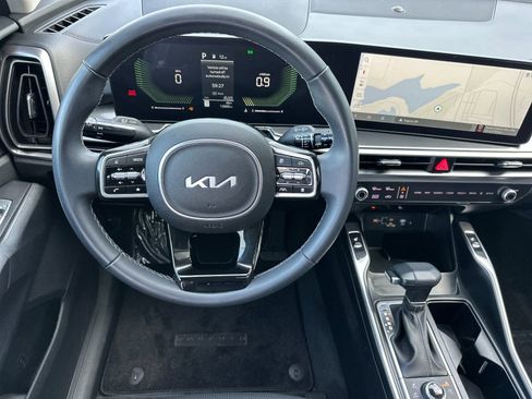Used 2025 Kia Sorento S w/ Panoramic Sunroof Package image 13