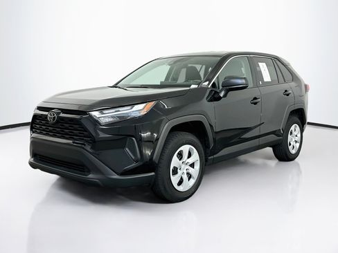 Used 2025 Toyota RAV4 LE AWD/4WD image 3