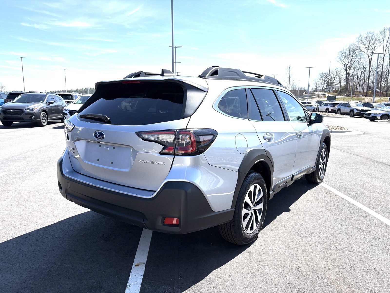 Used 2025 Subaru Outback Premium AWD/4WD image 9