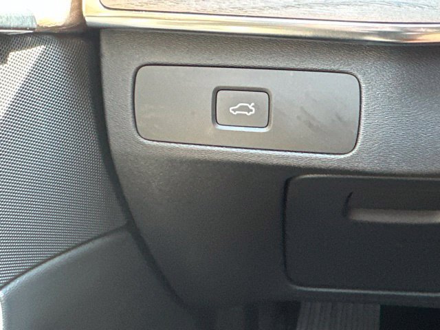 Certified 2026 Volvo XC90 B6 Plus AWD/4WD image 32