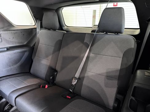 Certified 2023 Chevrolet Traverse LT AWD/4WD image 11