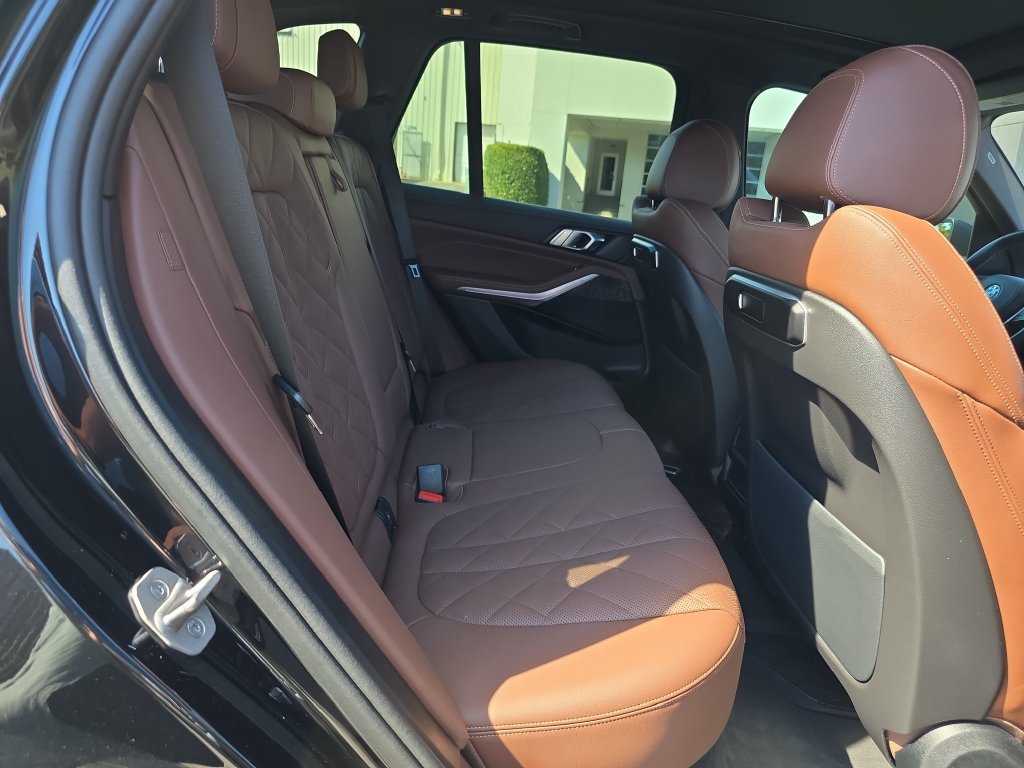 Used 2024 BMW X5 xDrive50e w/ Parking Assistance Package AWD/4WD image 14