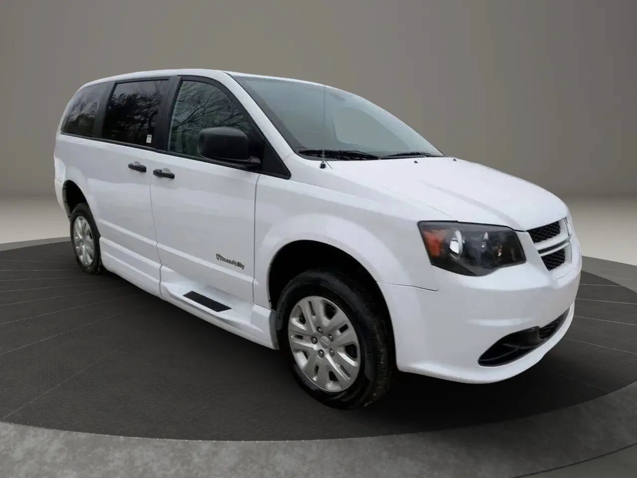 Used 2019 Dodge Grand Caravan SE w/ Power Convenience Group I FWD image 27