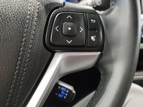 Used 2016 Toyota Highlander XLE AWD/4WD image 34