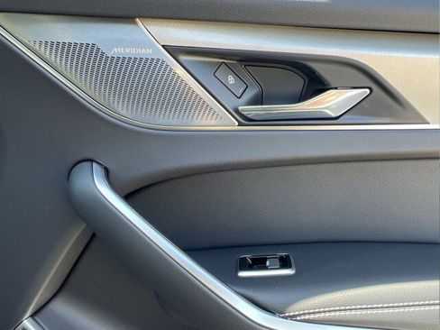 Used 2025 Jaguar F-PACE R-Dynamic S image 25