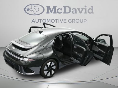 Used 2024 Hyundai Ioniq 6 SE RWD image 45