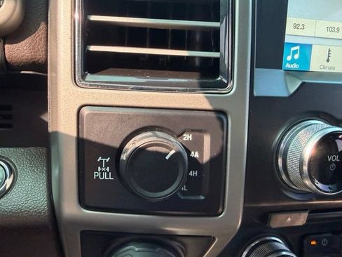 Used 2017 Ford F150 King Ranch w/ Equipment Group 601A Luxury AWD/4WD image 32