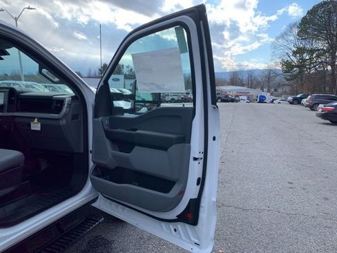 New 2026 Ford F250 XL RWD image 15
