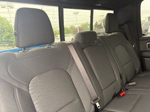 New 2026 RAM 1500 4x4 Crew Cab image 31