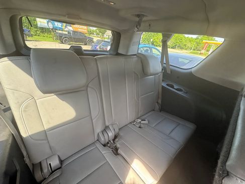 Used 2015 Chevrolet Suburban LT AWD/4WD image 23