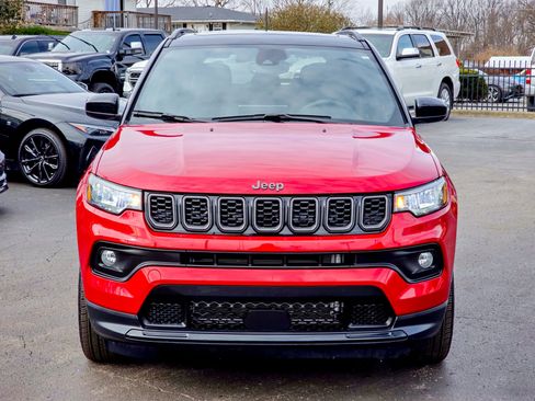 Used 2024 Jeep Compass Latitude w/ Sun and Sound Group image 4