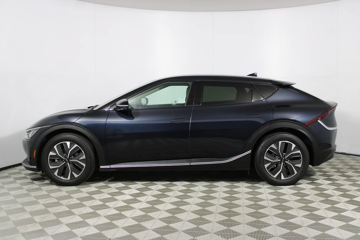 Used 2024 Kia EV6 Light RWD image 4