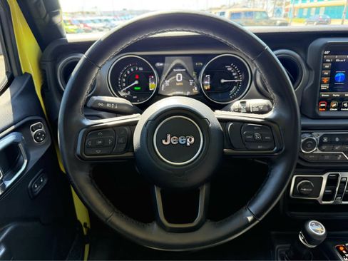 Used 2023 Jeep Wrangler Unlimited w/ Cold Weather Group AWD/4WD image 15