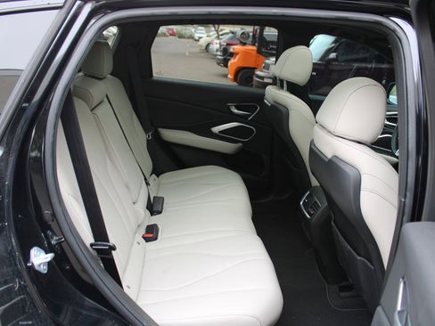 Used 2025 Acura RDX SH-AWD image 12