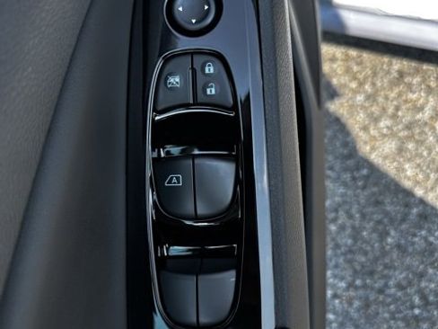 New 2025 Nissan Altima 2.5 SR w/ SR Premium Package image 17