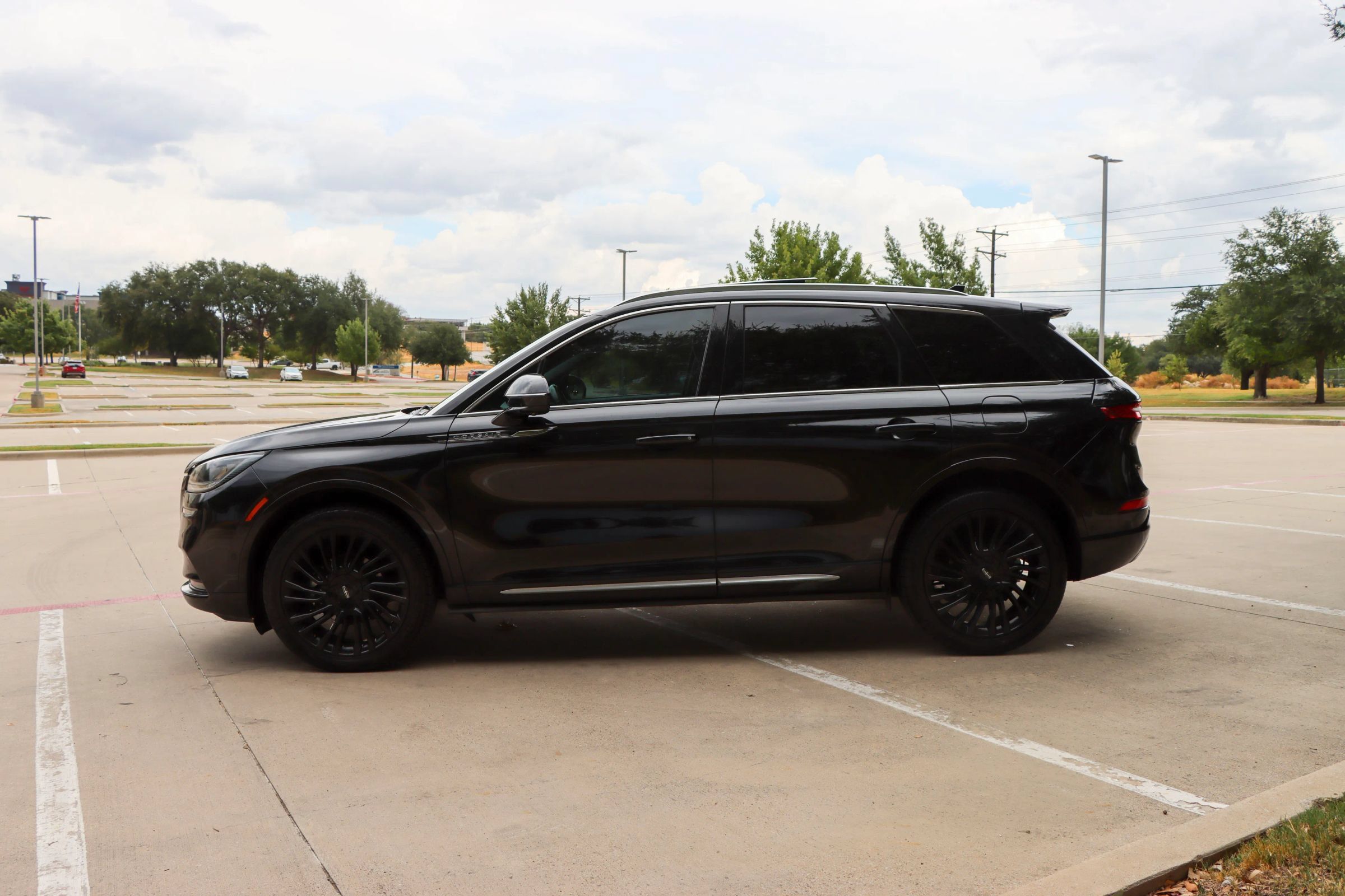 Used 2021 Lincoln Corsair Reserve w/ Equipment Group 201A FWD image 4