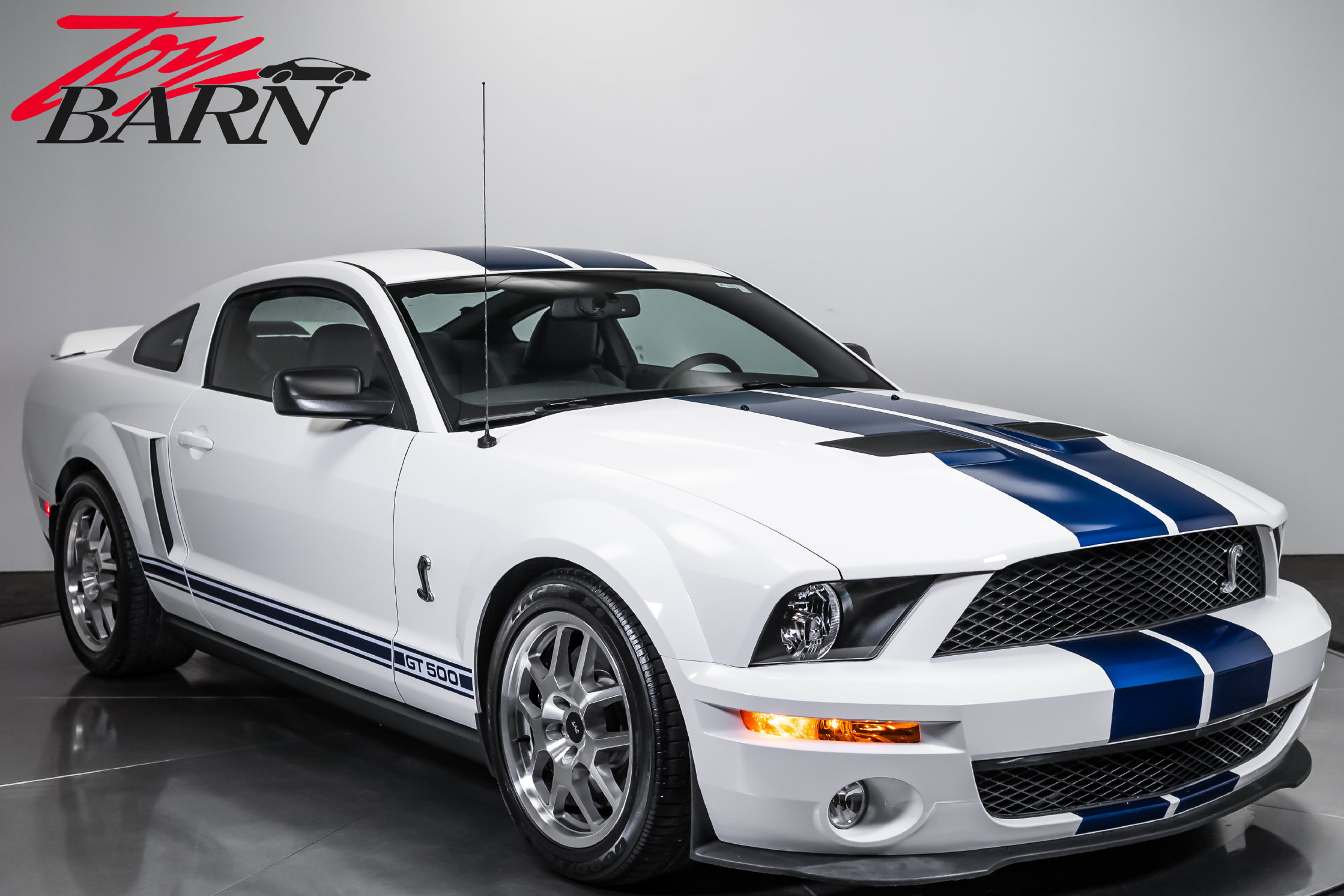 Used 2008 Ford Mustang Shelby GT500 RWD image 7