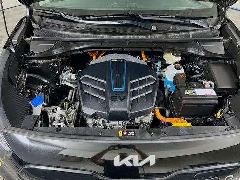 Used 2022 Kia Niro EX Premium image 32