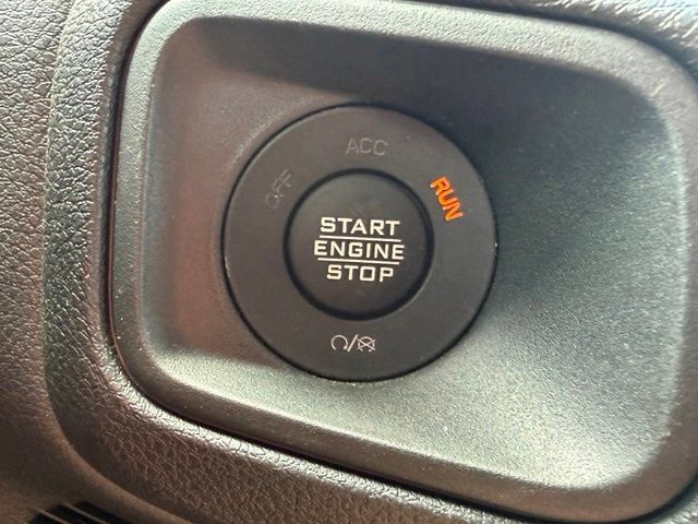 Used 2025 Jeep Gladiator Sport AWD/4WD image 22