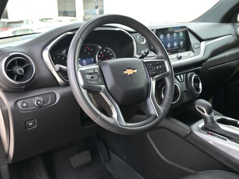 Used 2022 Chevrolet Blazer LT image 3