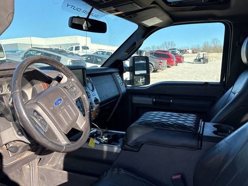 Used 2014 Ford F250 Lariat w/ Lariat Ultimate Package image 5