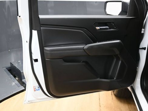 Used 2024 Chevrolet Colorado LT w/ LT Convenience Package AWD/4WD image 39