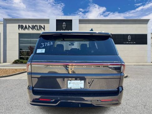 New 2026 Lincoln Navigator Reserve w/ Jet Appearance Package AWD/4WD image 6